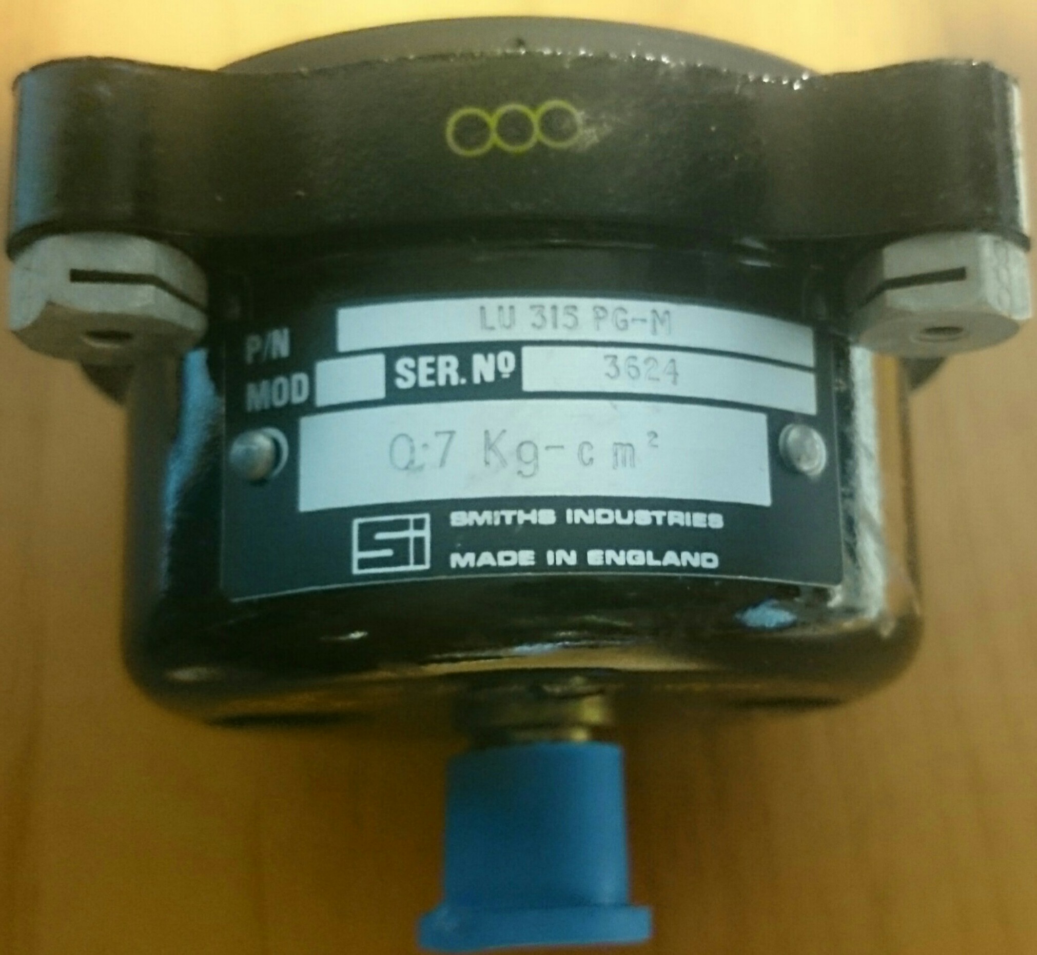 Указатель давления топлива LU-315PG-M